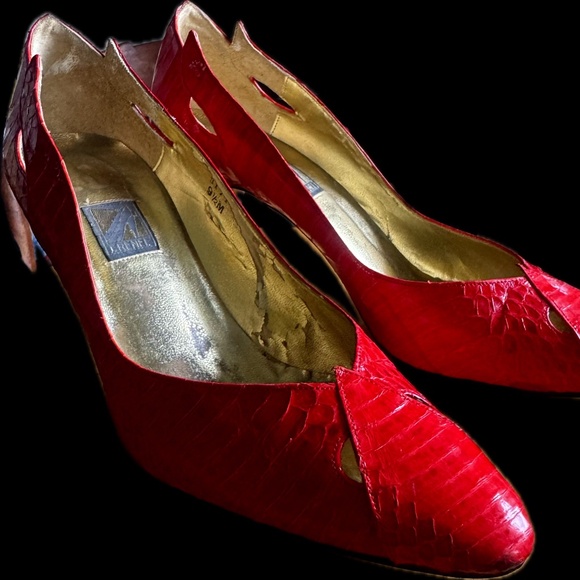 J Renee red butterfly "VERSACE" look a likes, size 9.5 - Picture 1 of 1